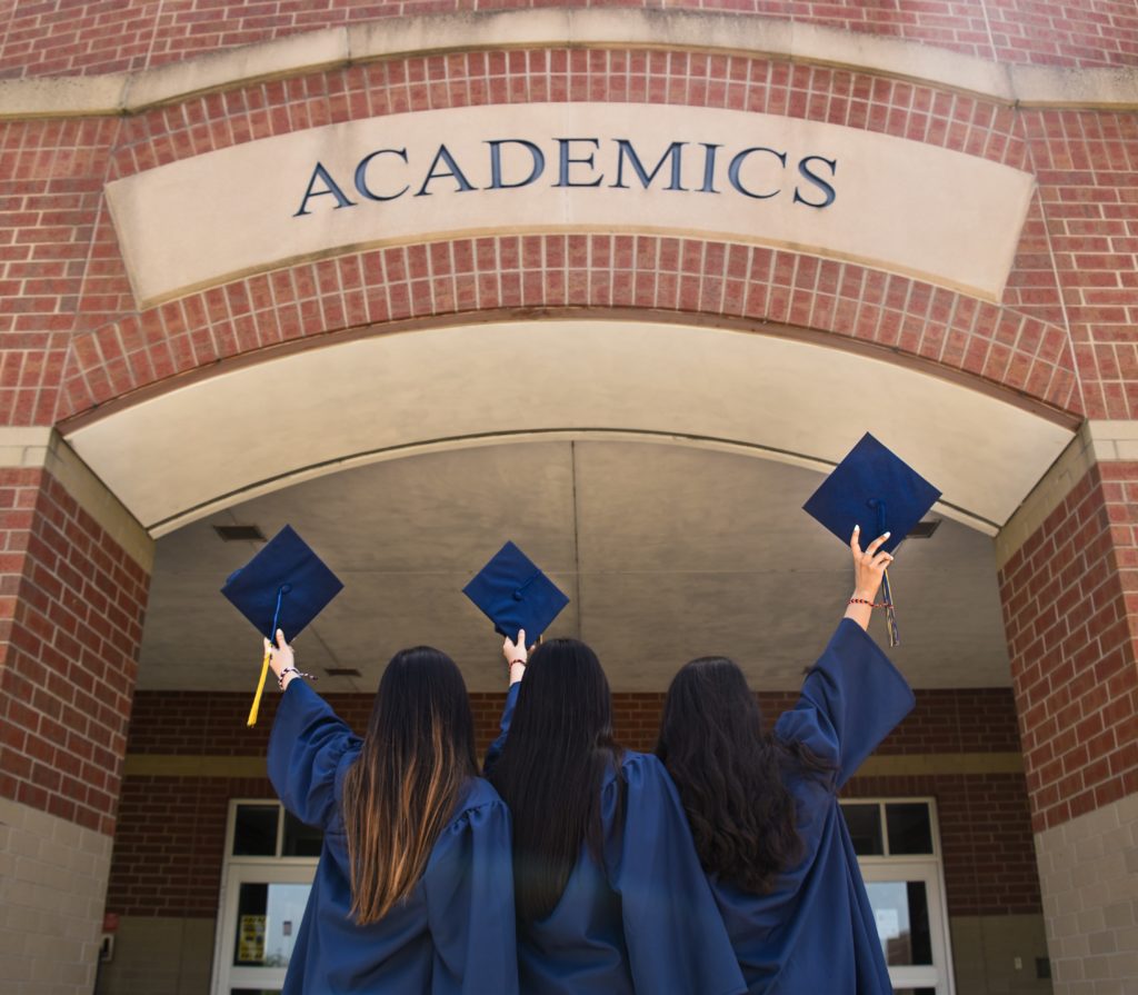 Do Colleges Have Graduation Ceremonies?