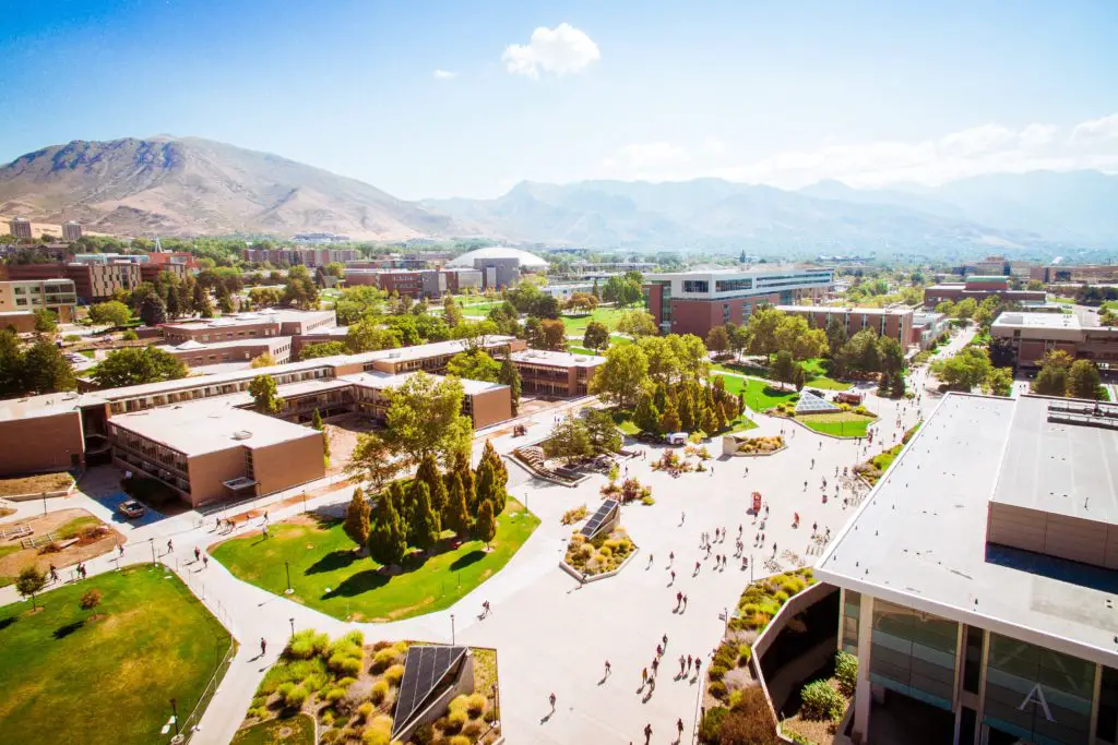 What colleges have the nicest campuses?