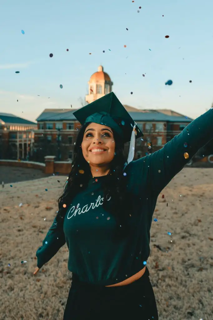 Do Colleges look at Honor roll?