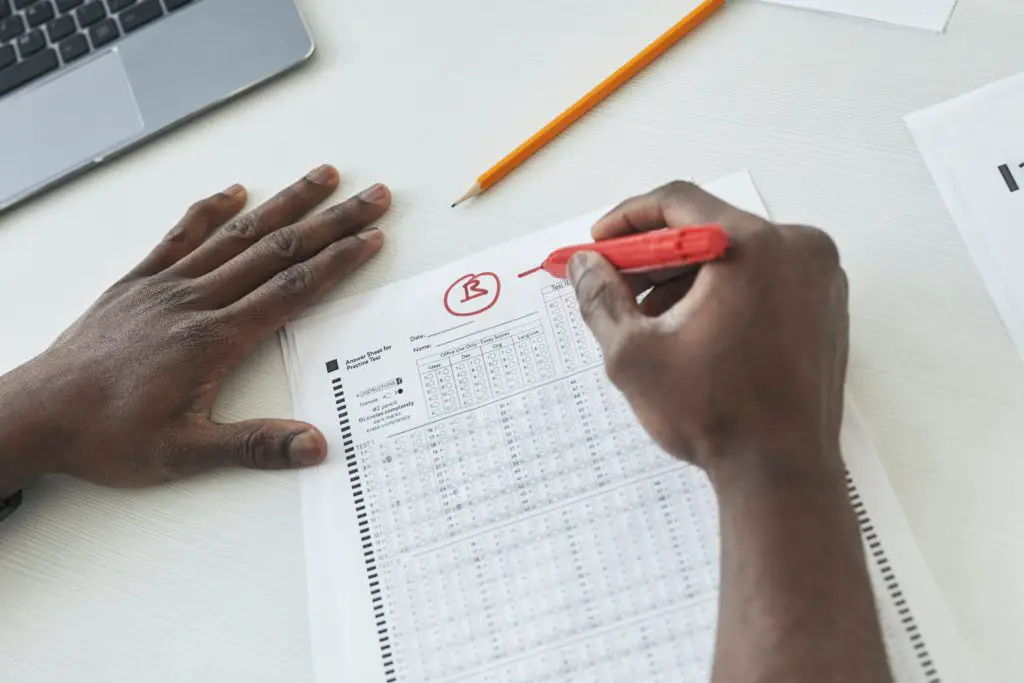 What Is The Lowest GPA To Get Into College?