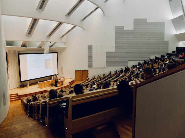 Pros & Cons of Southern New Hampshire University