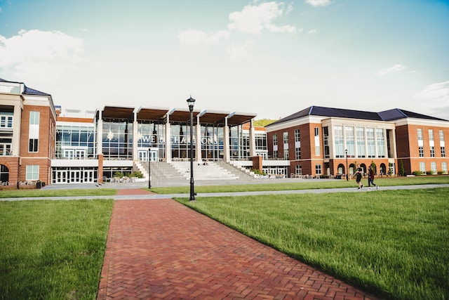 Pros & cons of Bellevue College