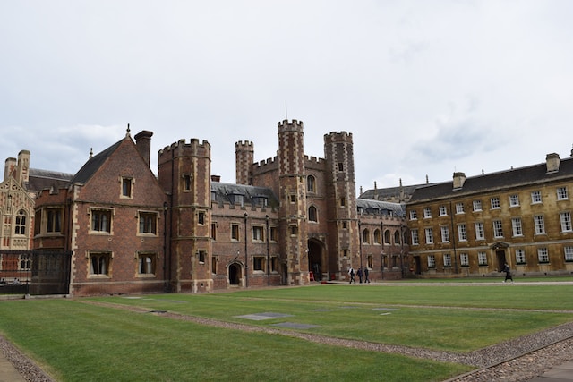 Pros & cons of Westfield State University