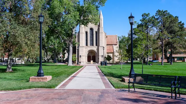 Pros & Cons of Colorado College