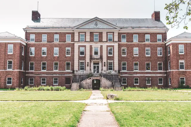 Pros & Cons of Sam Houston State University