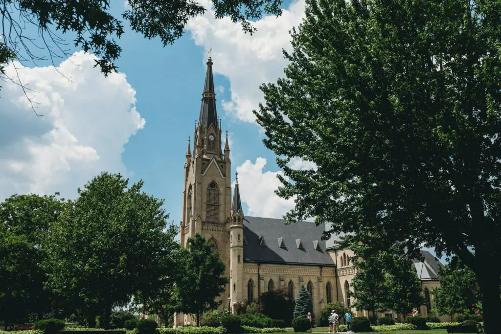 Pros & cons of Walsh University