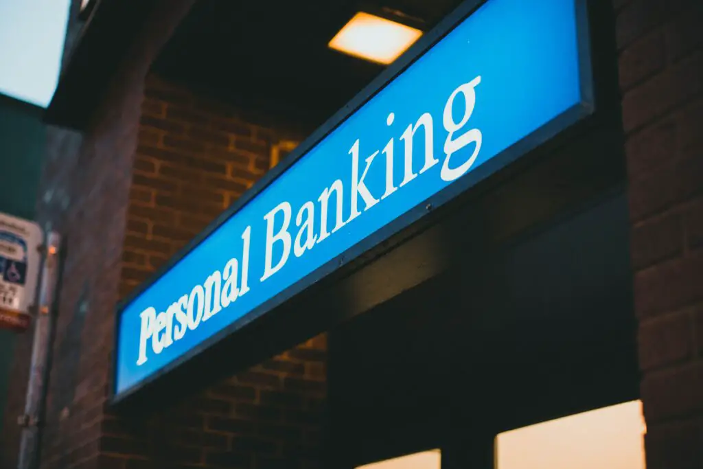 Step Banking Card Review