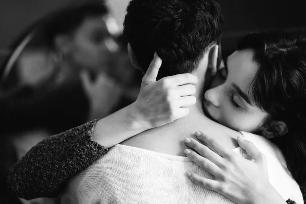 11 Signs She is Sexually Attracted to You