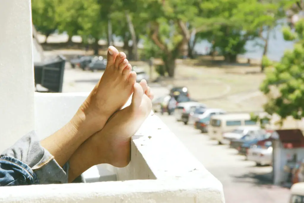 150+ Best Toe Puns and Jokes